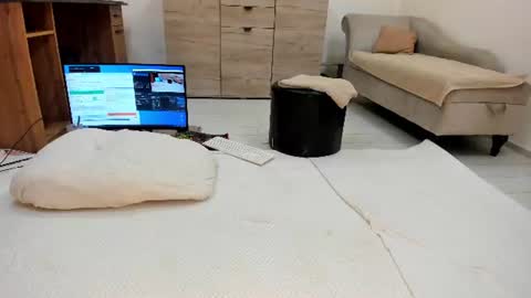  DEEA   online show from August 4, 2:30 am