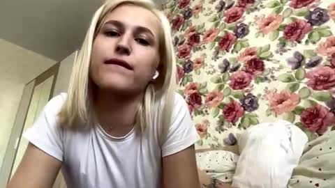 Elizabeth online show from August 17, 6:51 am