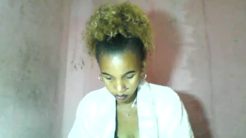 claudianne online show from August 11, 9:00 am