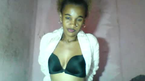 claudianne online show from August 11, 6:32 pm