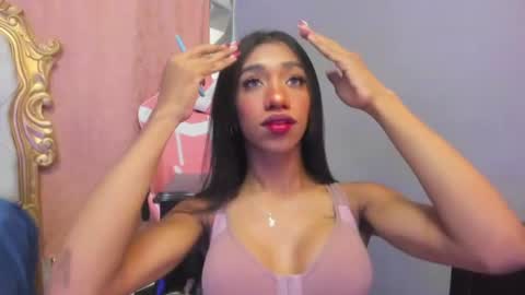 Jhoana online show from August 8, 1:00 pm