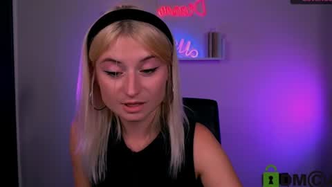 cleoo_xoxo online show from August 14, 7:17 pm