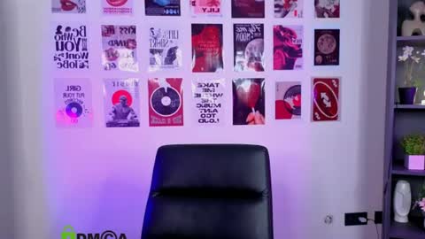 cleoo_xoxo online show from August 15, 11:47 am