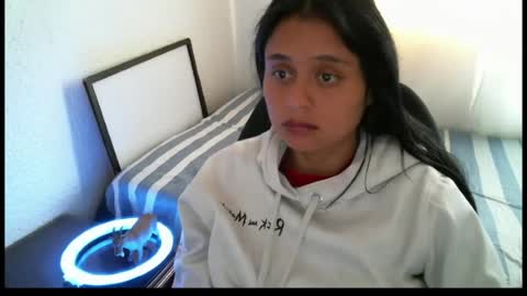 Zoe online show from August 2, 4:25 pm