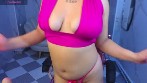 Clhoe online show from August 10, 10:00 pm