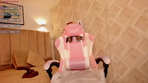 clhoe_johnson_ online show from August 3, 4:03 pm