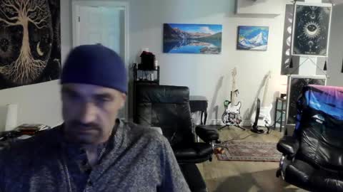 Clint online show from August 3, 1:40 pm