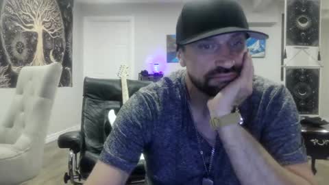 Clint online show from August 11, 6:10 pm