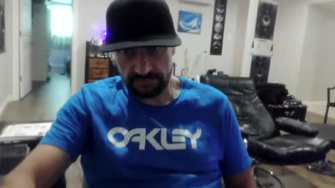 Clint online show from August 15, 1:04 pm