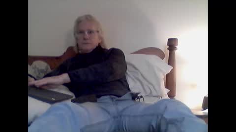 clitboy658752 online show from March 15, 6:02 pm