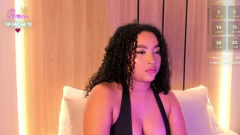 cloe_25 online show from August 13, 3:42 am