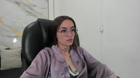 Cloe  online show from August 1, 10:54 am