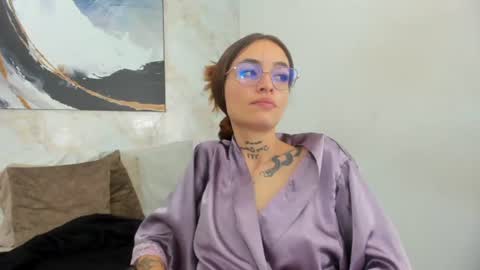 Cloe  online show from August 4, 11:46 pm
