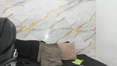 Cloe  online show from August 12, 7:33 am