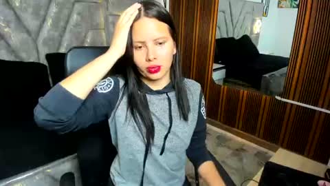 cloe_cutte_ online show from September 4, 12:47 am