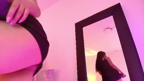 cloe_cuttee online show from August 12, 4:20 pm
