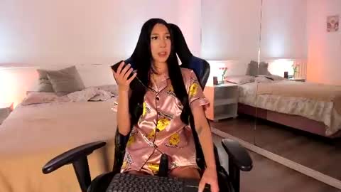 Beautiful Cloe online show from August 12, 3:25 pm