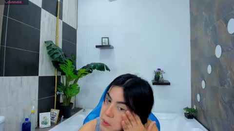 CLOE  online show from August 1, 11:05 am