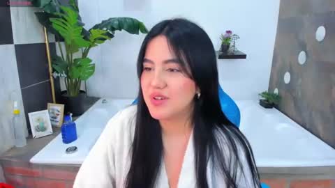 CLOE  online show from August 1, 2:23 pm