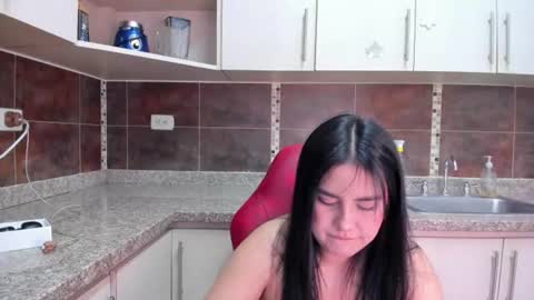 CLOE  online show from August 2, 3:19 pm