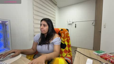 cloe_small08 online show from July 31, 6:30 am