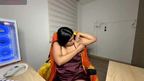 cloe_small08 online show from August 3, 10:22 am