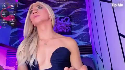 cloee_cameron online show from August 12, 9:50 pm