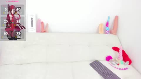 cloee lovee online show from August 13, 1:30 am