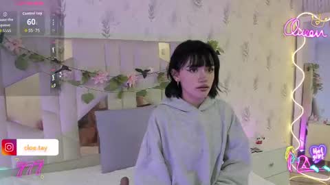 cloee_tay1 online show from August 8, 11:54 am