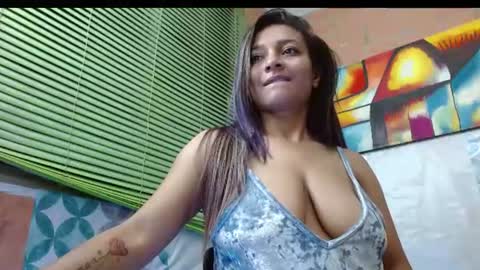 cloenjones online show from July 3, 6:04 am
