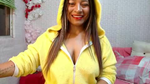 cloenjones online show from August 8, 3:50 am