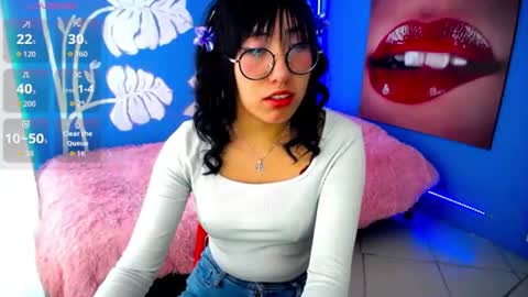 Elizabeth online show from August 7, 1:22 pm