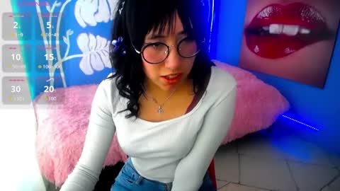 Elizabeth online show from August 7, 6:52 pm