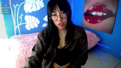 Elizabeth online show from August 11, 7:05 pm