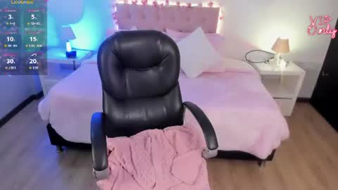 clown_face online show from July 28, 3:56 am