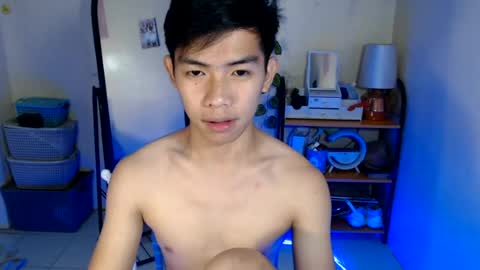 clyde_twinkx online show from August 1, 4:18 am