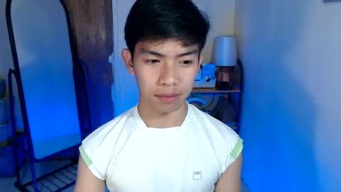 clyde_twinkx online show from August 2, 1:51 pm