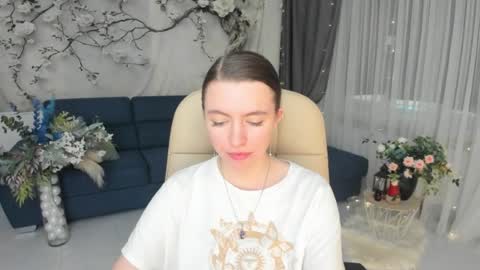 Molly online show from July 11, 4:35 pm