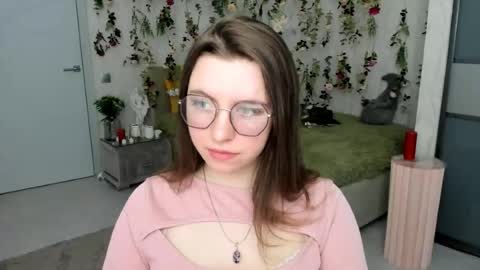 Molly online show from July 13, 5:25 am