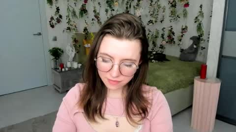 Molly online show from July 13, 8:43 am