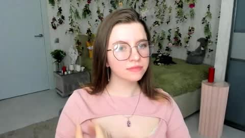 Molly online show from July 13, 9:49 am