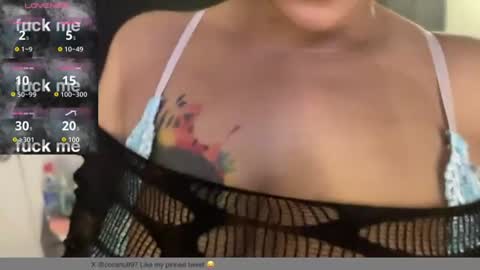 cocanutt_ online show from August 13, 8:17 am