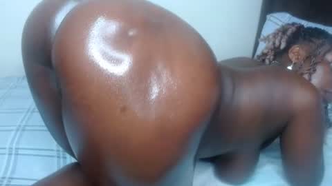 cocoa_devine online show from August 4, 11:24 pm