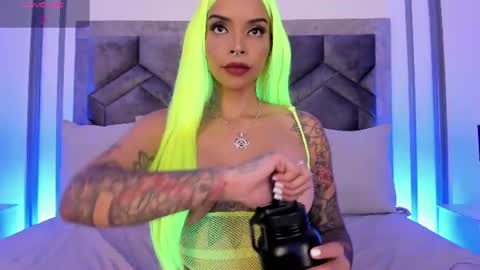    online show from August 3, 4:03 pm