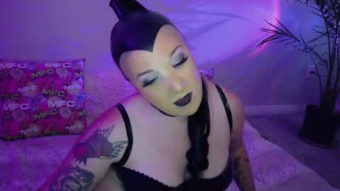 Coco Deville online show from August 1, 1:11 am