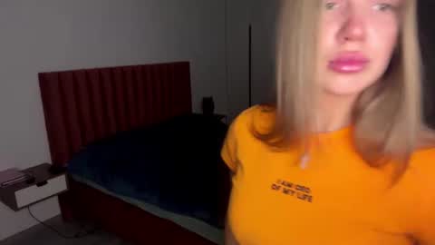 Melissa online show from August 3, 8:16 pm