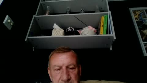 colinbeech online show from August 17, 8:52 am