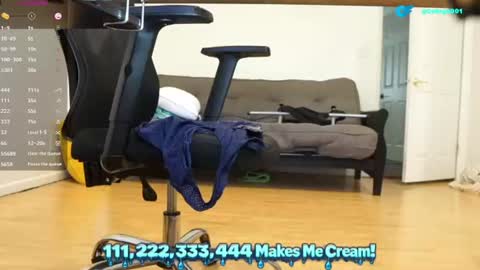 College001 online show from July 25, 2:21 pm