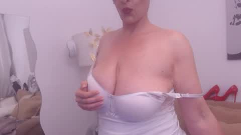 Maddison online show from August 6, 5:45 pm