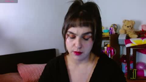 Collette online show from August 14, 5:00 am